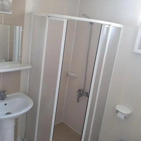 Otel Glaros 2*
