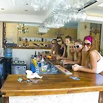 Glaros Hotel 2*